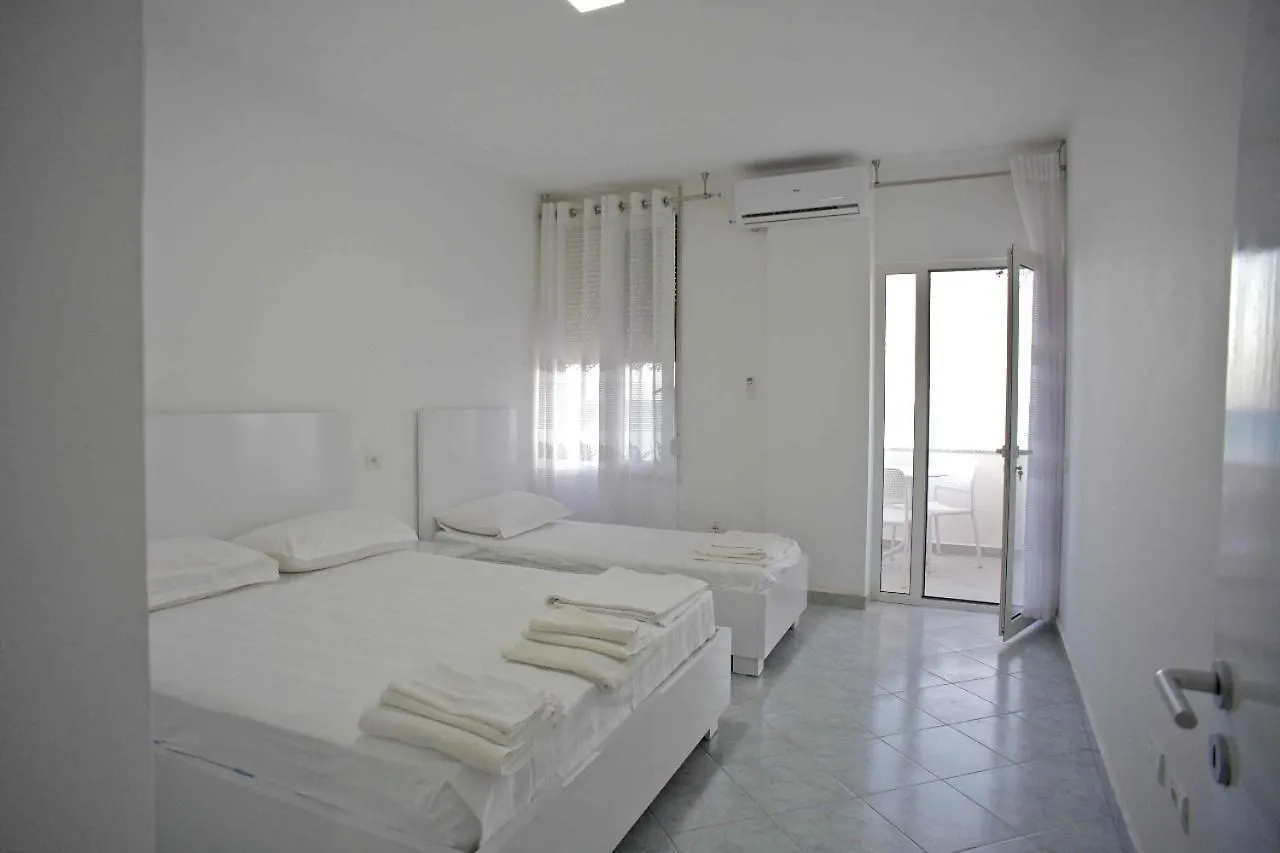 Emmi Apartment Beach View Durrës