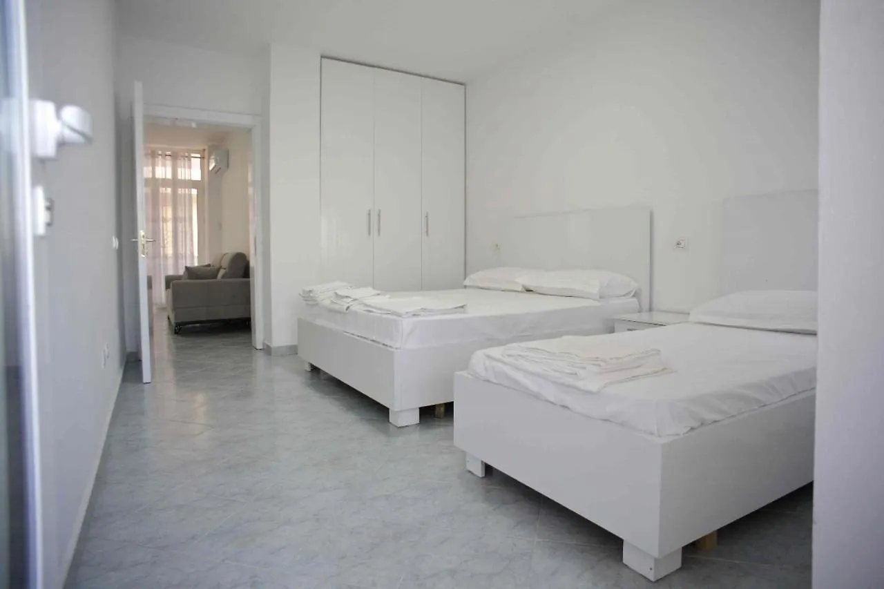 Emmi Apartment Beach View Durres